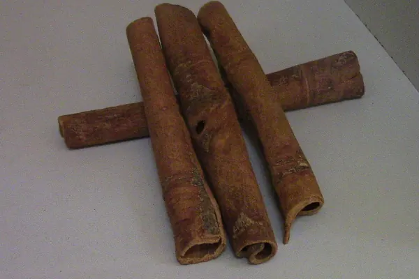 Cassia cinnamon bark sticks