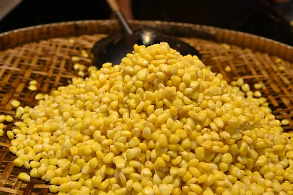 Fresh sweet corn kernels, a common food source of zeaxanthin